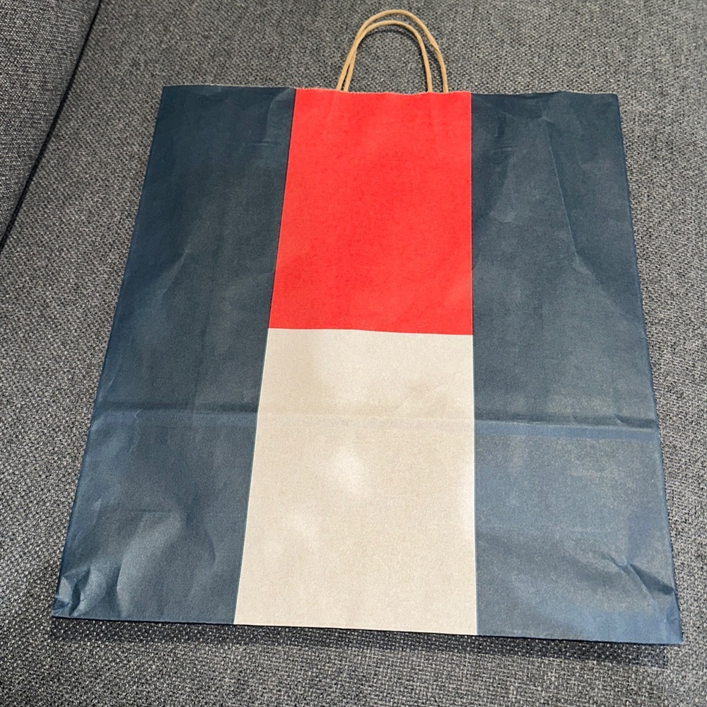 Tommy Hilfiger gift bag